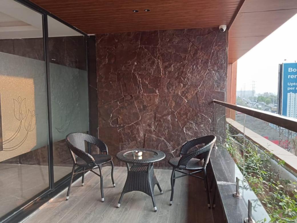 Hotel Tulips Grand Hyderabad Exterior foto